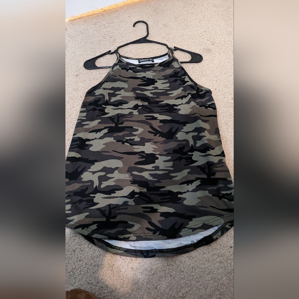 camo tank top